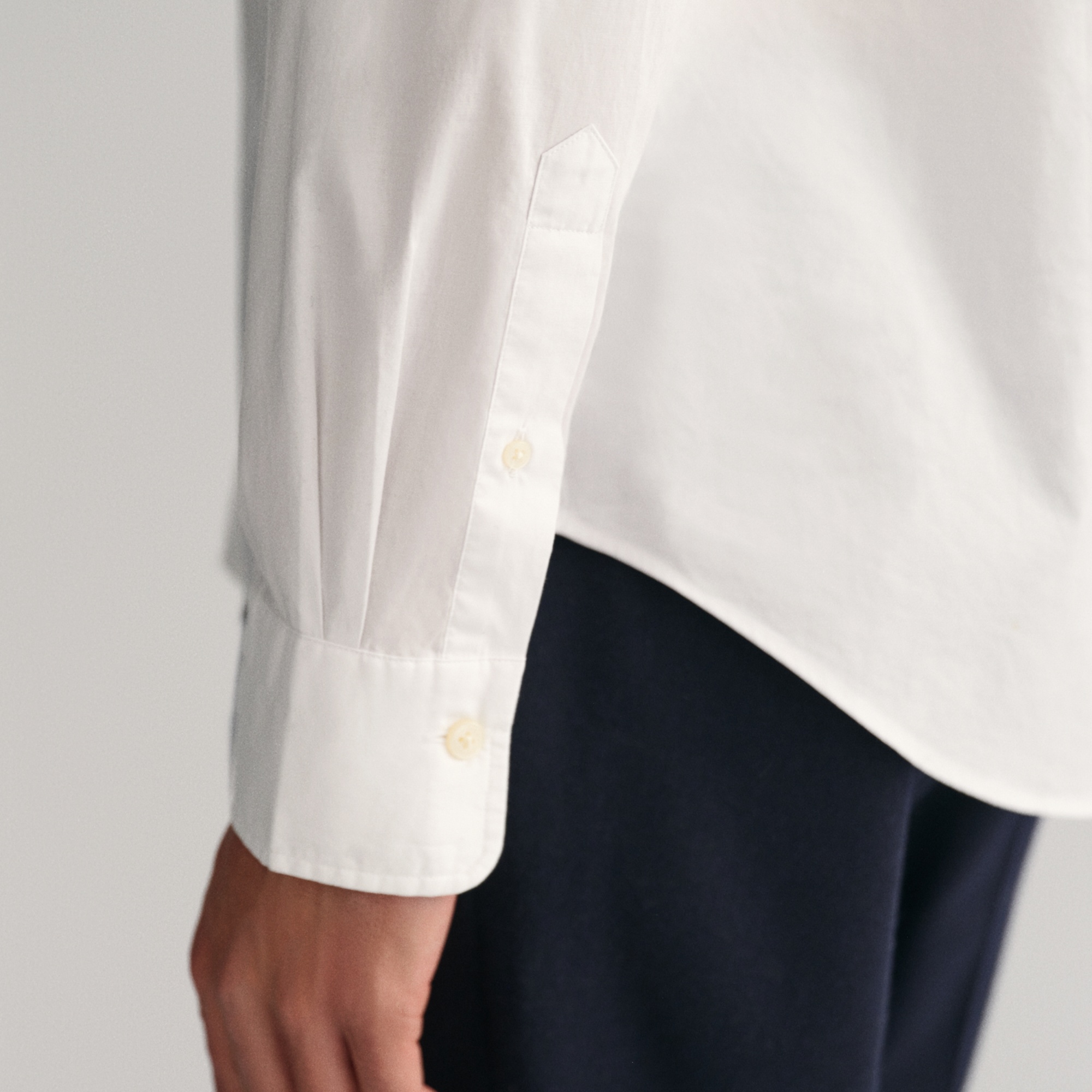 GANT Erkek Beyaz Slim Fit Düğmeli Yaka Broadcloth Gömlek