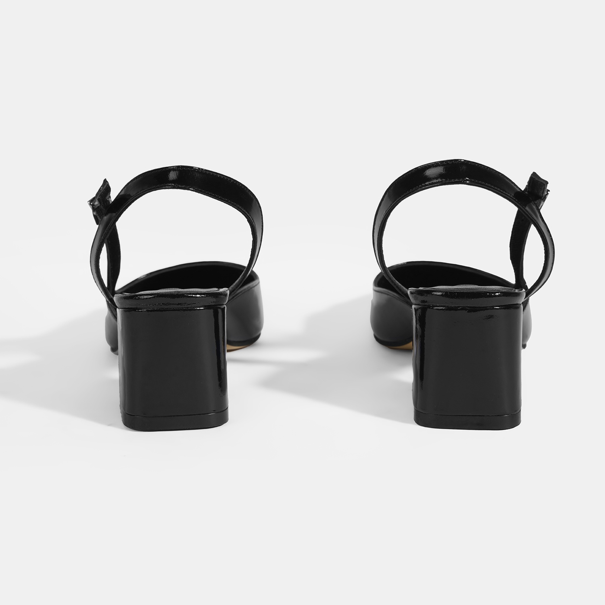 Kadın Siyah Deri Topuklu Klasik Ayakkabı