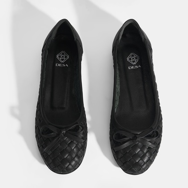  Kadın Siyah Örgü Detaylı Fiyonklu Deri Babet