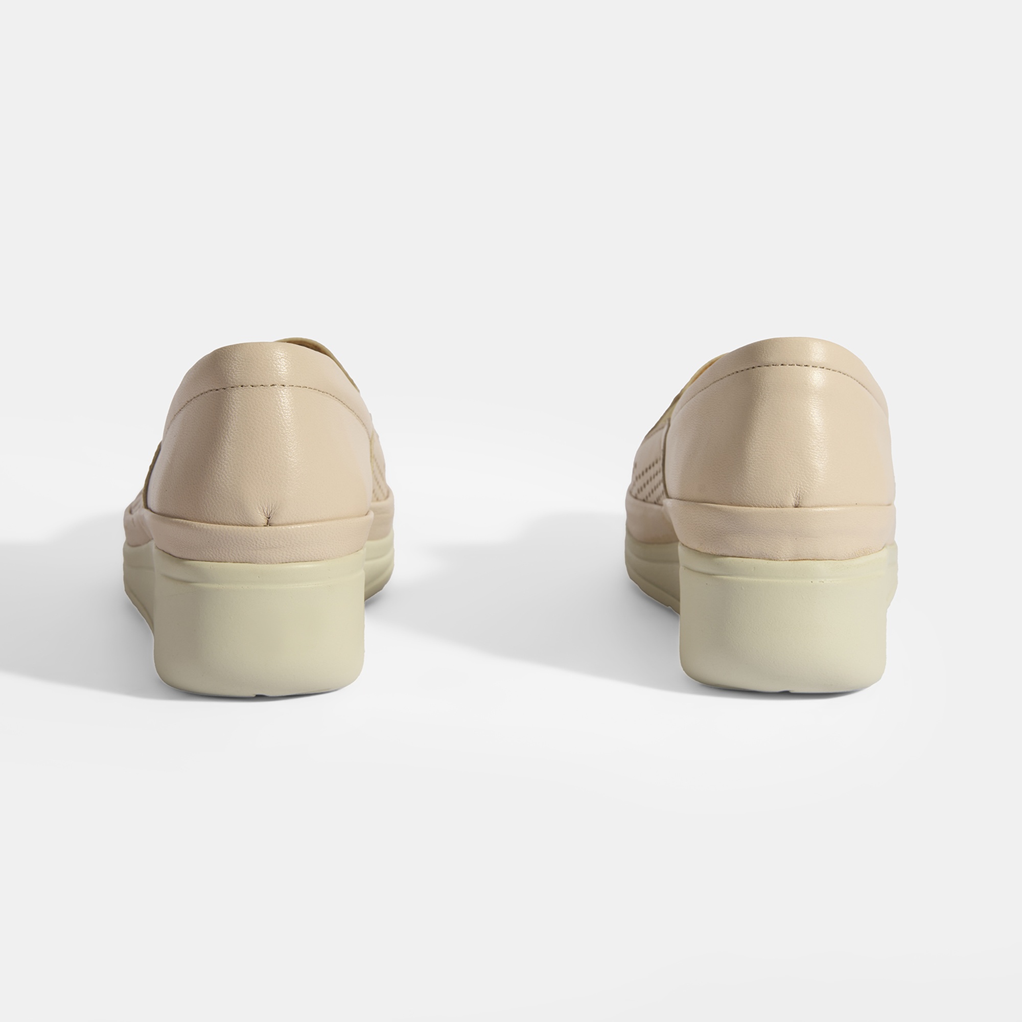 Kadın Krem Deri DesaComfort Günlük Ayakkabı