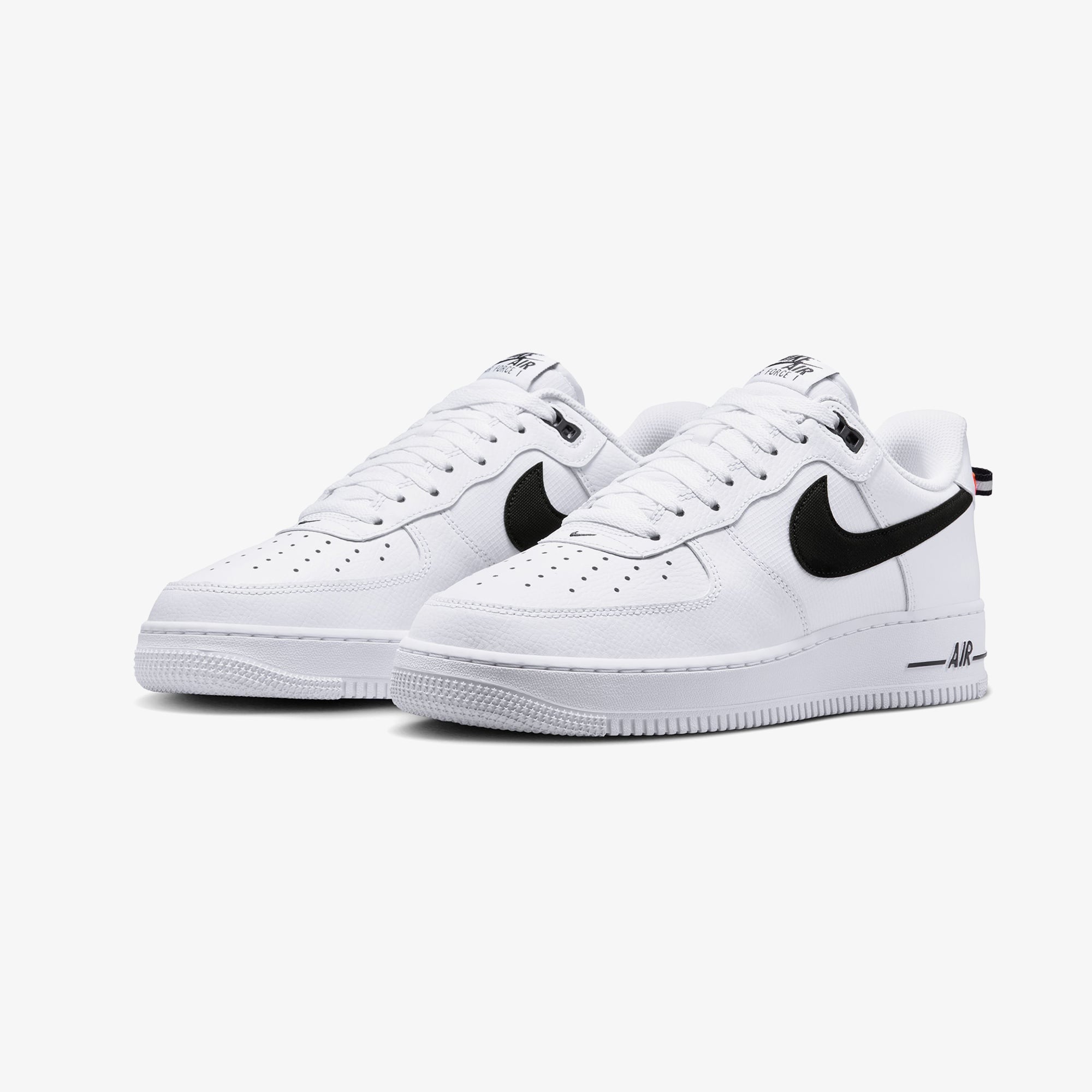 Nike Air Force 1 '07 LV8 Erkek Beyaz Spor Ayakkabı
