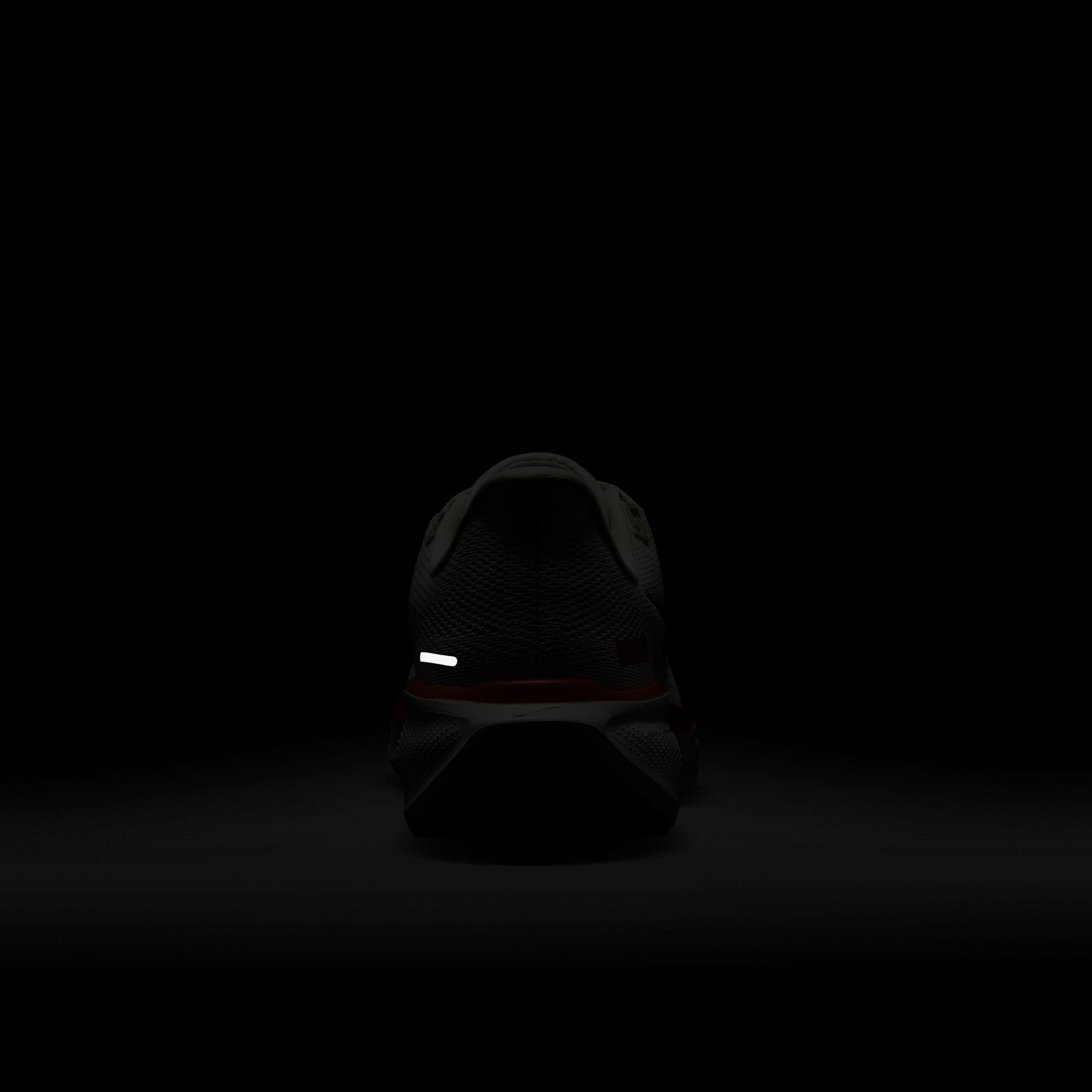 Nike Air Zoom Pegasus 41 Kadın Krem Rengi Koşu Ayakkabısı