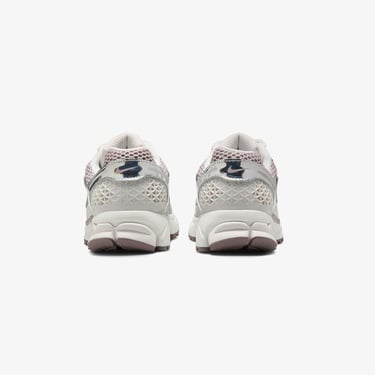  Nike Zoom Vomero 5 Kadın Gri Spor Ayakkabı