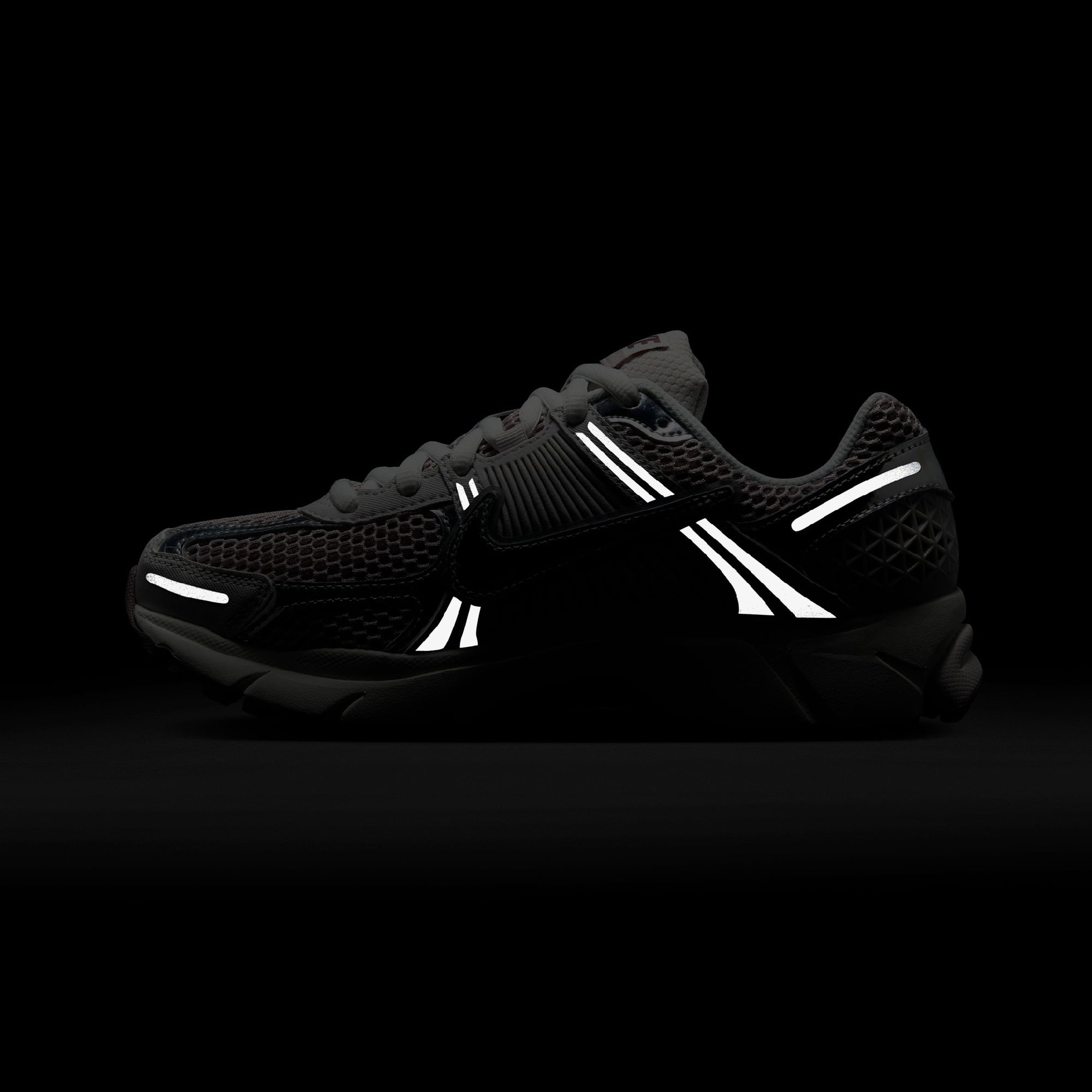 Nike Zoom Vomero 5 Kadın Gri Spor Ayakkabı