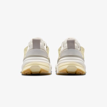  Nike V2K Run Kadın Krem Rengi Spor Ayakkabı