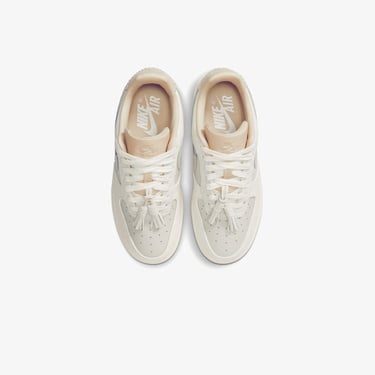  Nike Air Force 1 '07 Kadın Krem Rengi Spor Ayakkabı