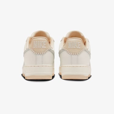  Nike Air Force 1 '07 Kadın Krem Rengi Spor Ayakkabı