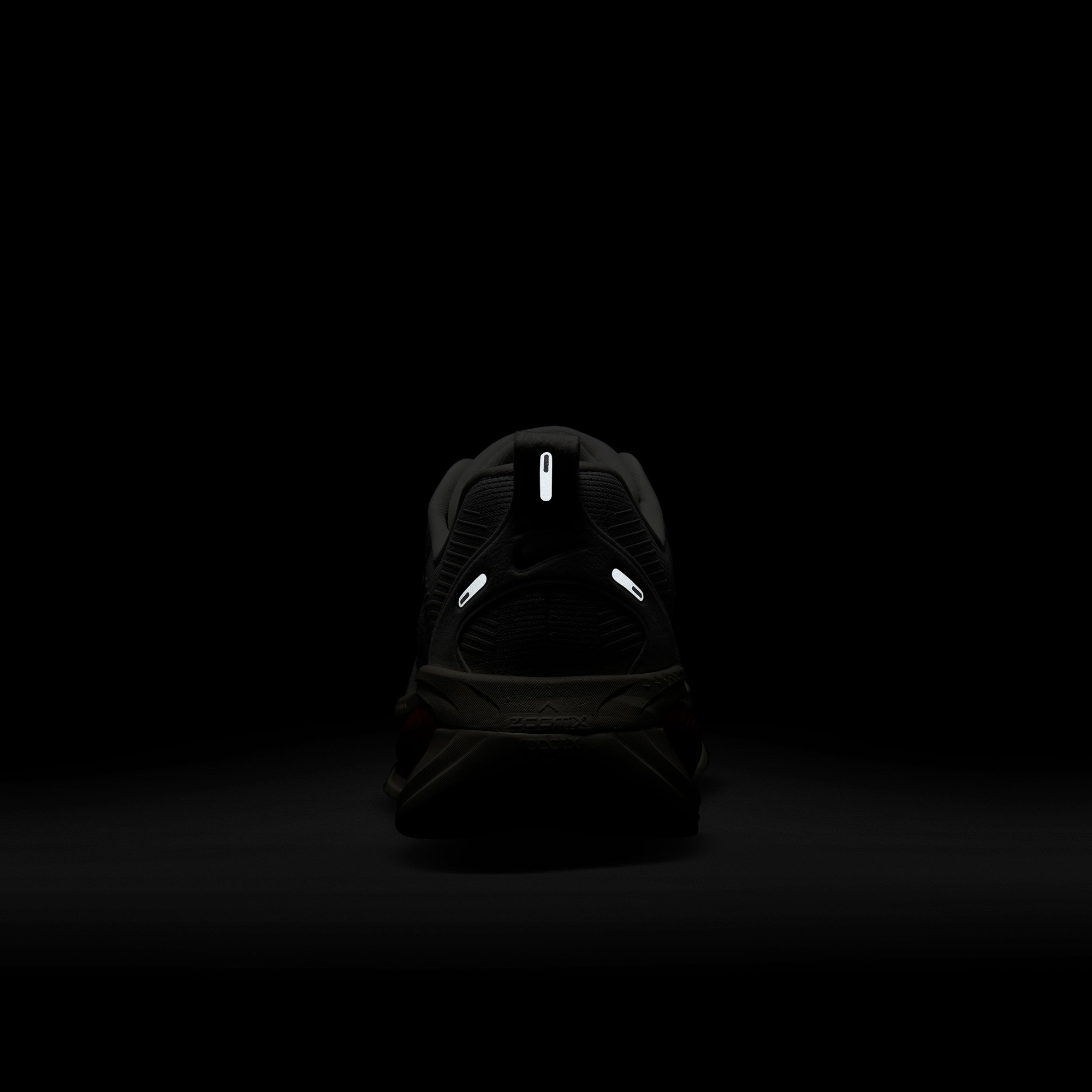 Nike Vomero 18 Erkek Beyaz Koşu Ayakkabısı