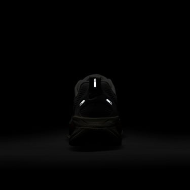  Nike Vomero 18 Erkek Beyaz Koşu Ayakkabısı