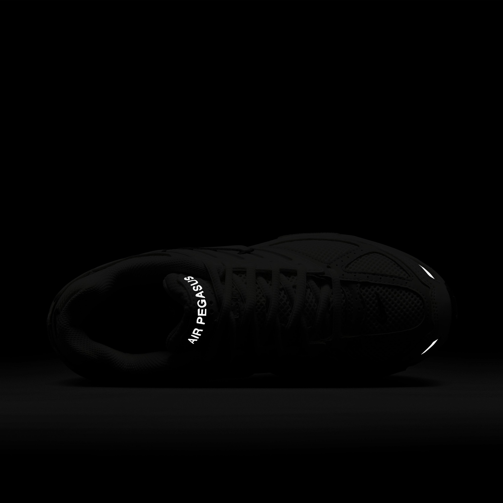 Nike Air Pegasus 2005 Kadın Beyaz Spor Ayakkabı