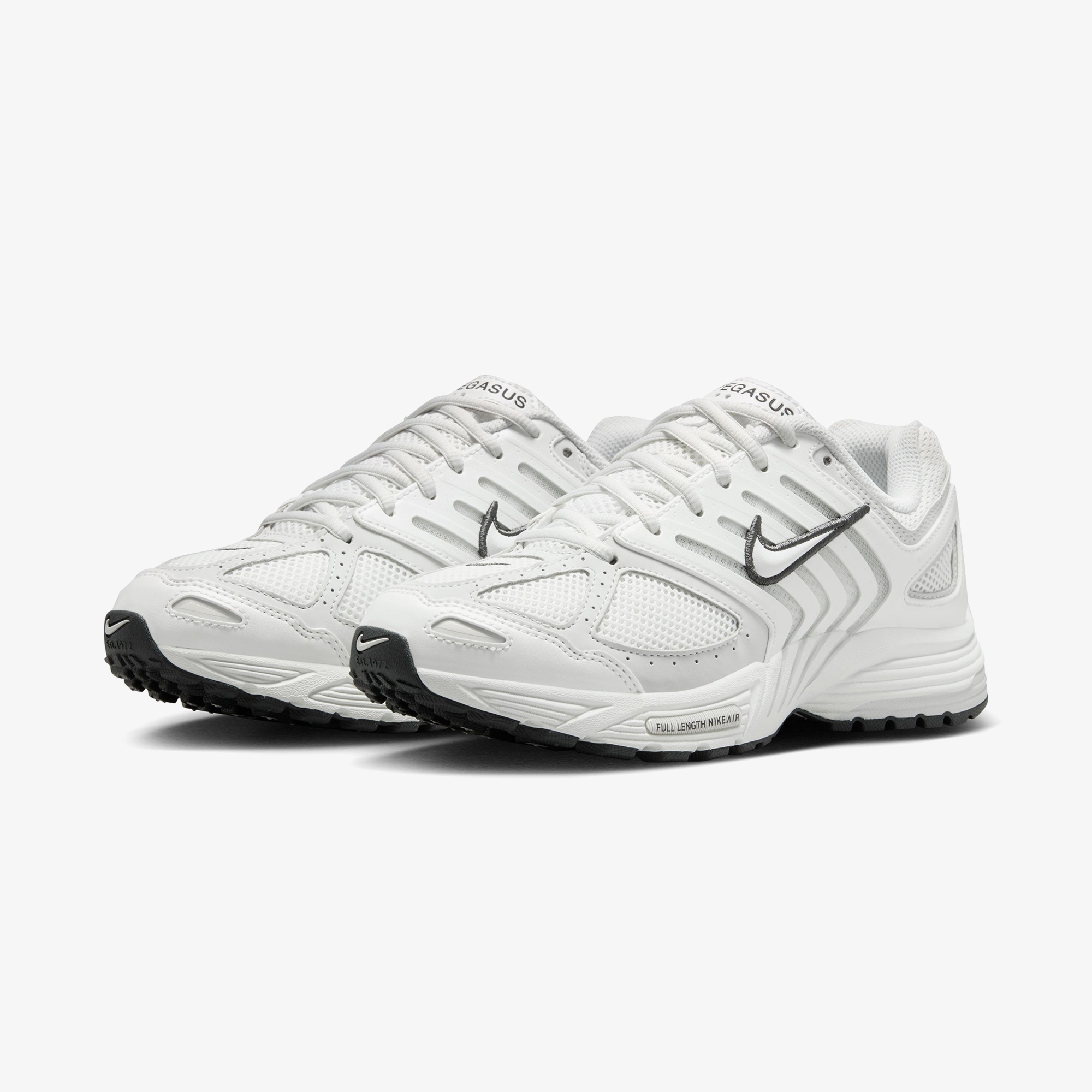 Nike Air Pegasus 2005 Kadın Beyaz Spor Ayakkabı