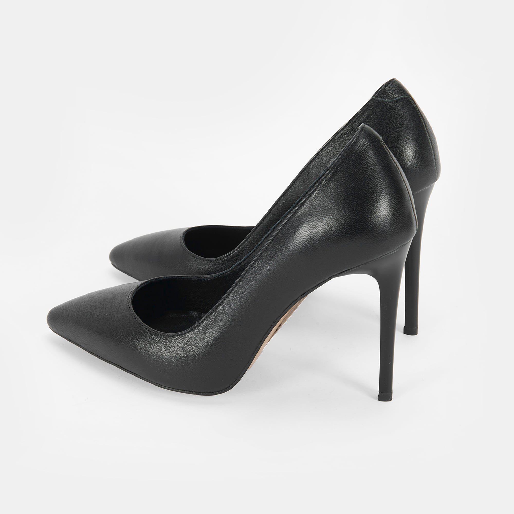 Kadın Siyah Deri Topuklu Klasik Ayakkabı