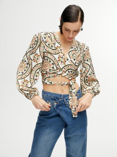  Asimetrik Kapamalı Jean Pantolon