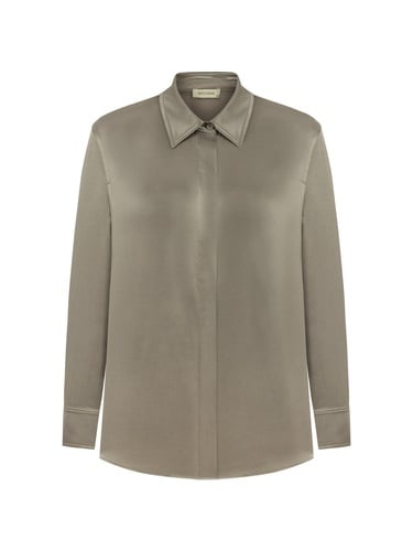  Dökümlü Saten Gömlek