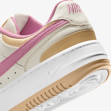  Nike Gamma Force Kadın Krem Rengi Spor Ayakkabı