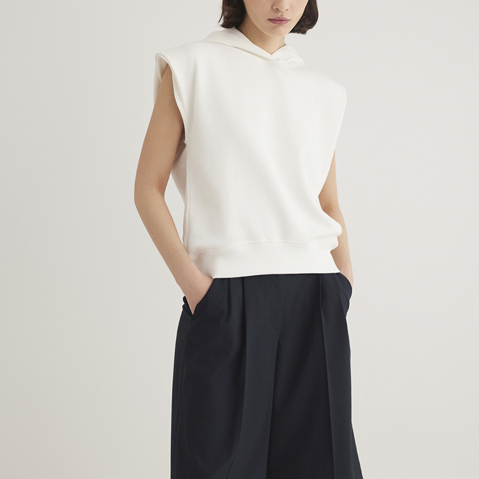 Mavi Kapüşonlu Kolsuz Ekru Sweatshirt 1S10311-70057