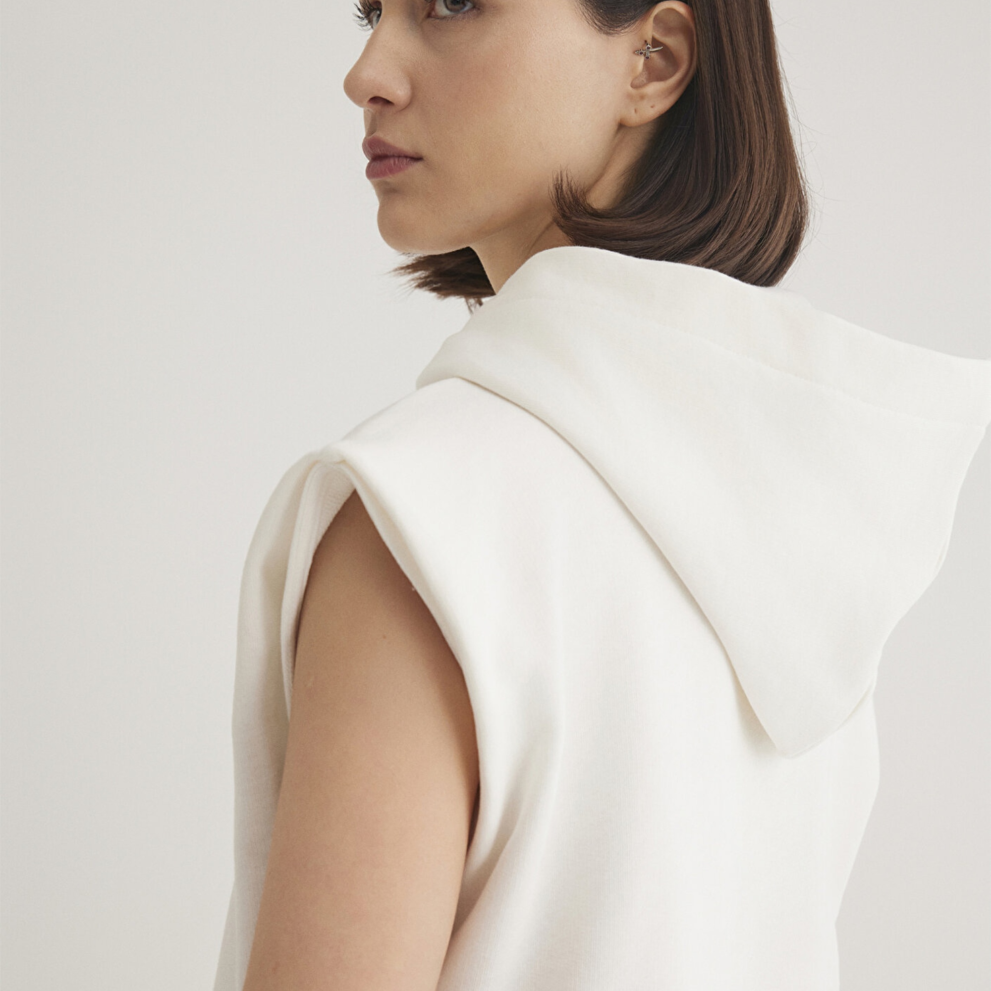 Mavi Kapüşonlu Kolsuz Ekru Sweatshirt 1S10311-70057