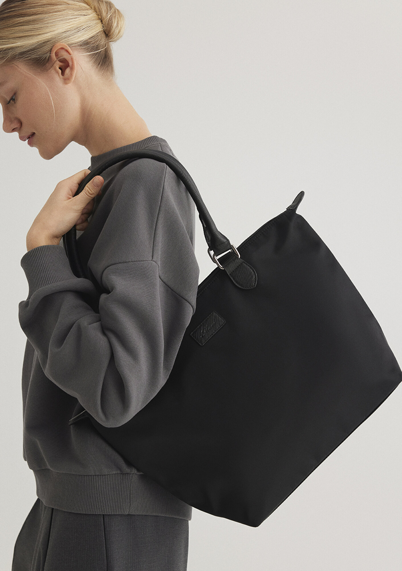  Mavi Siyah Omuz Çantası 1913019-900