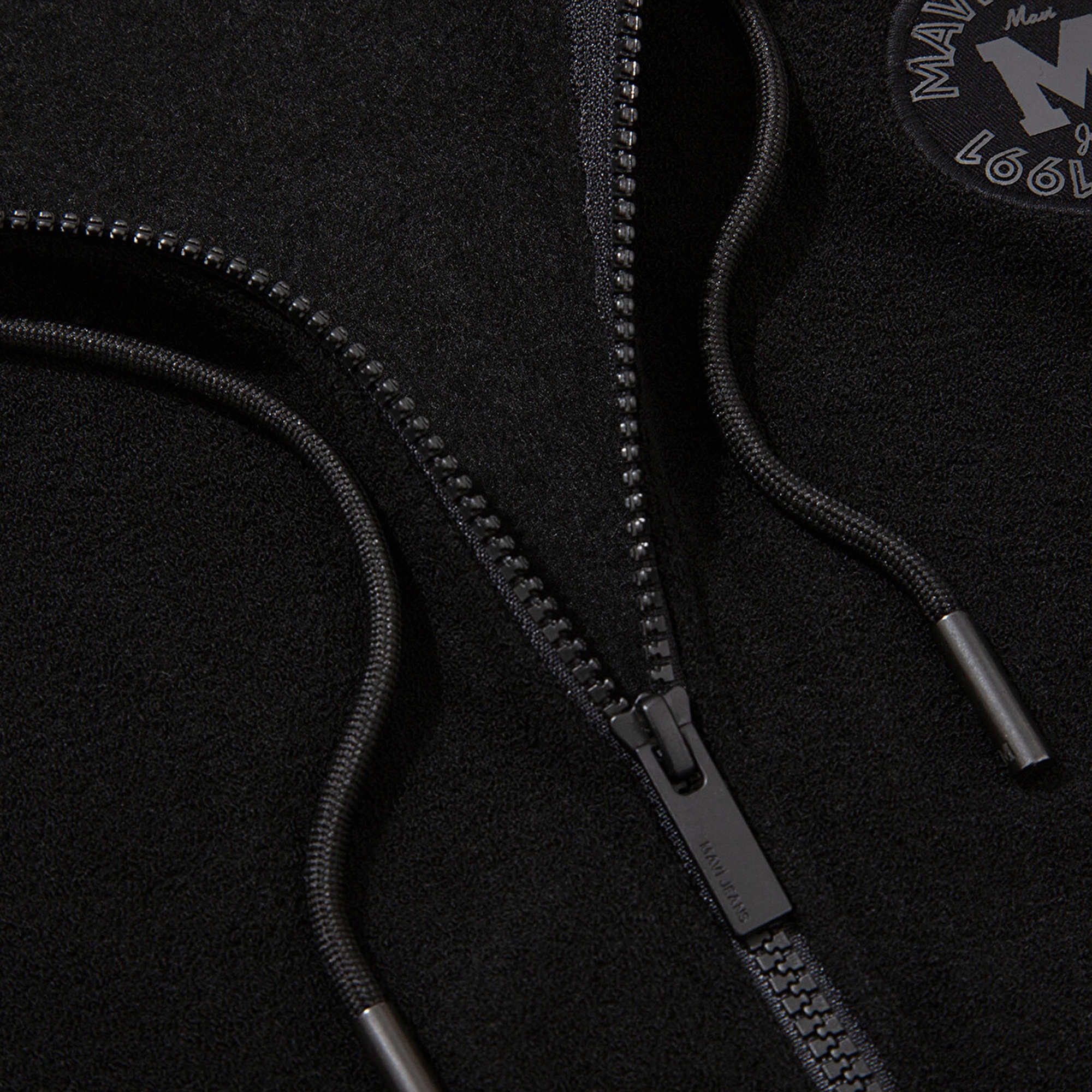 Mavi Mavi Patch Logo Fermuarlı Siyah Polar Sweatshirt 1S10306-900