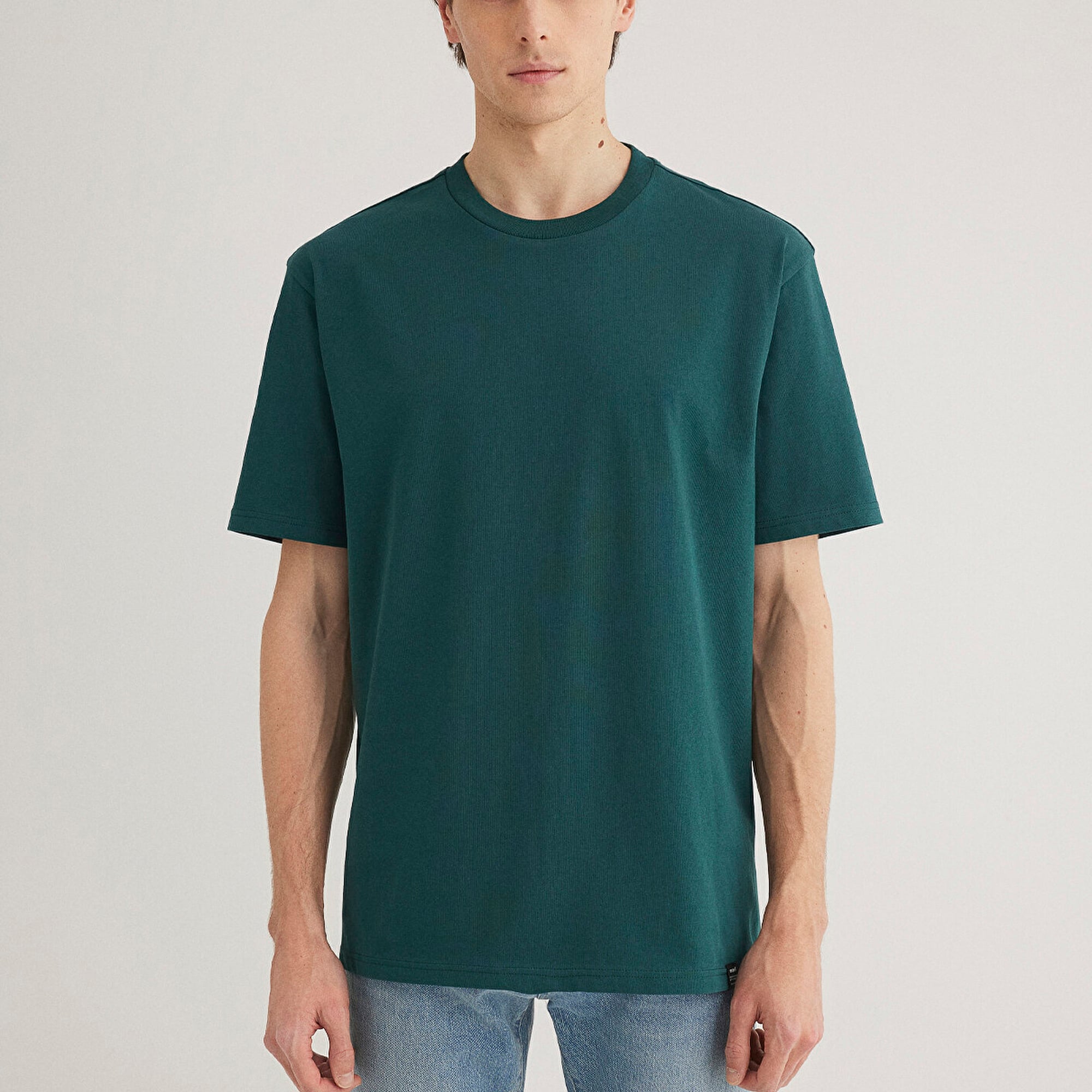 Mavi Etiket Detaylı Yeşil Basic Tişört Loose Fit / Bol Rahat Kesim 0611824-87831