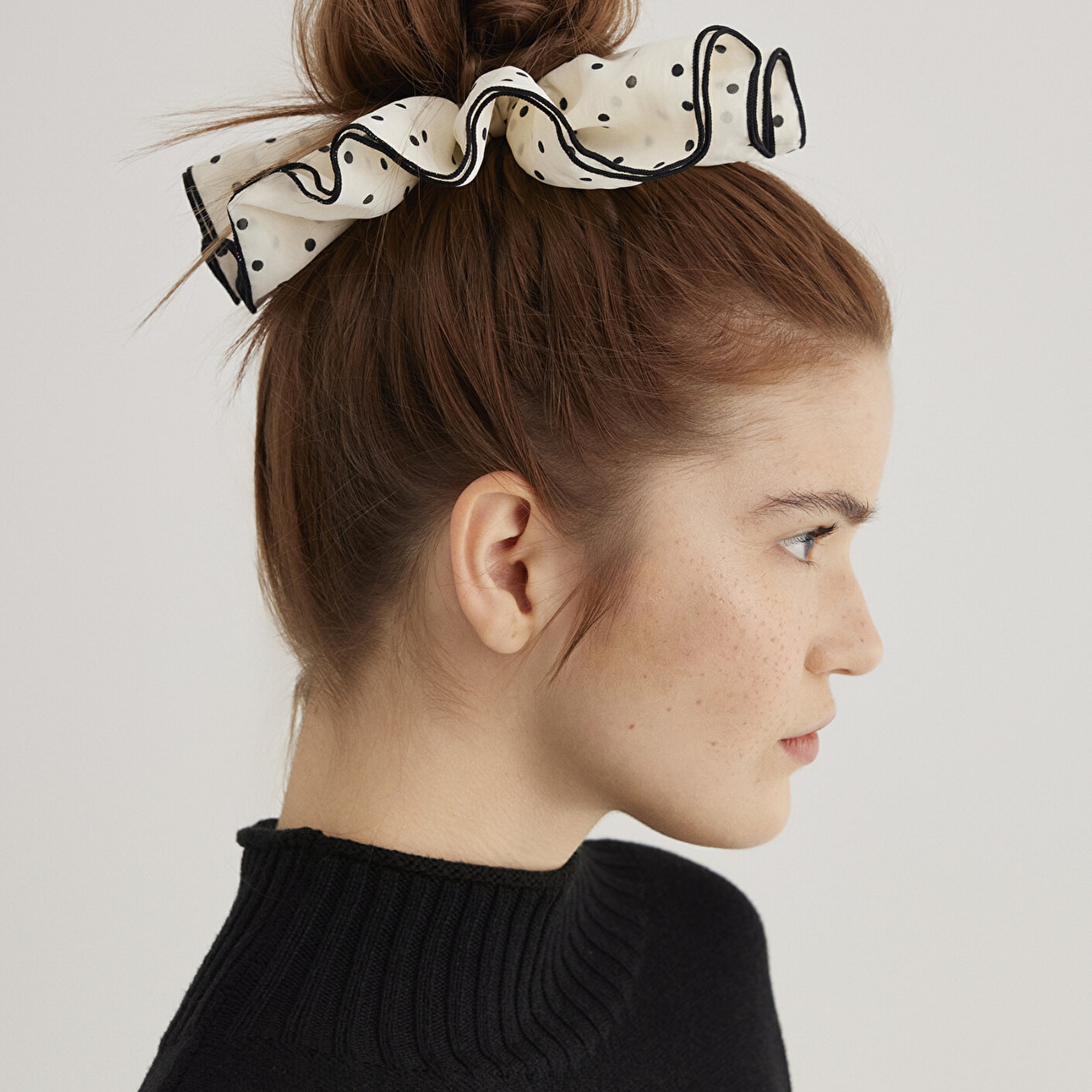 Mavi Puantiye Detaylı Ekru Toka 1913278-70053