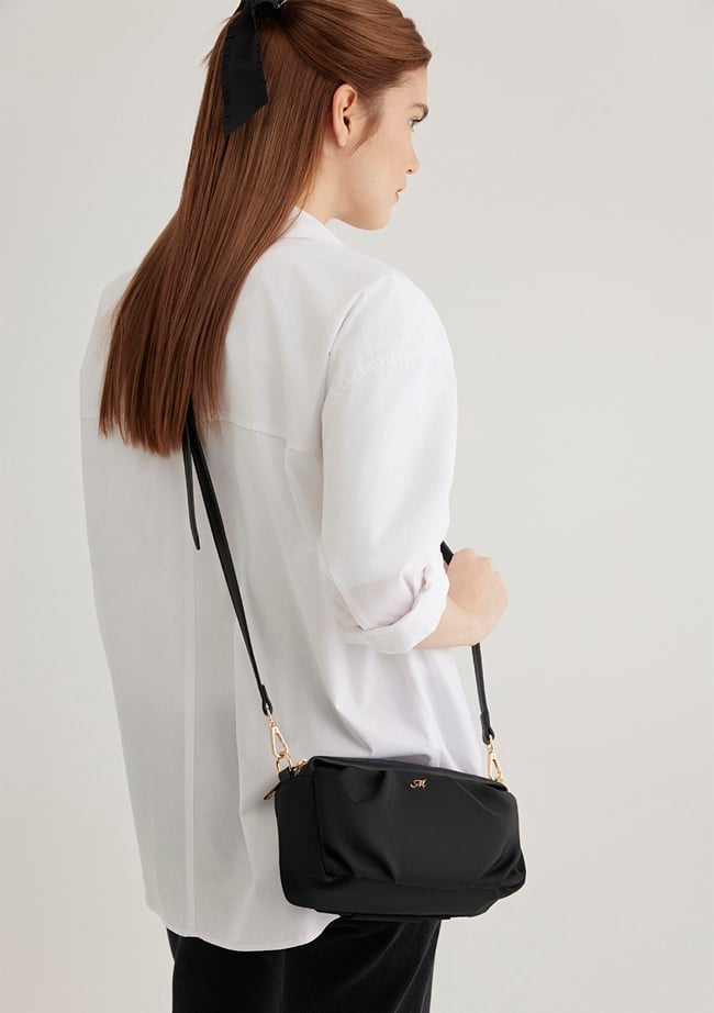  Mavi Siyah Çapraz Çanta 1913046-900