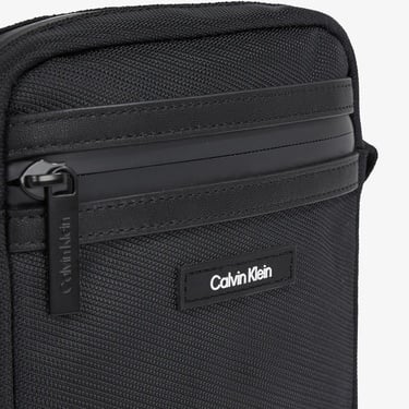  Calvin Klein Essential Reporter Xs Erkek Siyah El Çantası