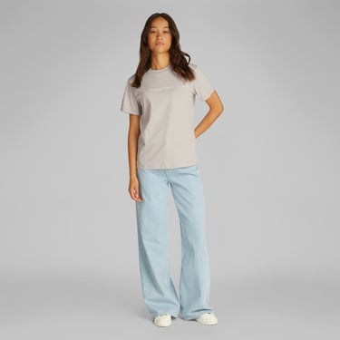  Calvin Klein Hero Logo Regular Kadın Gri T-Shirt