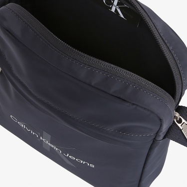  Calvin Klein Sport Essentials Reporter 18 Erkek Mavi El Çantası