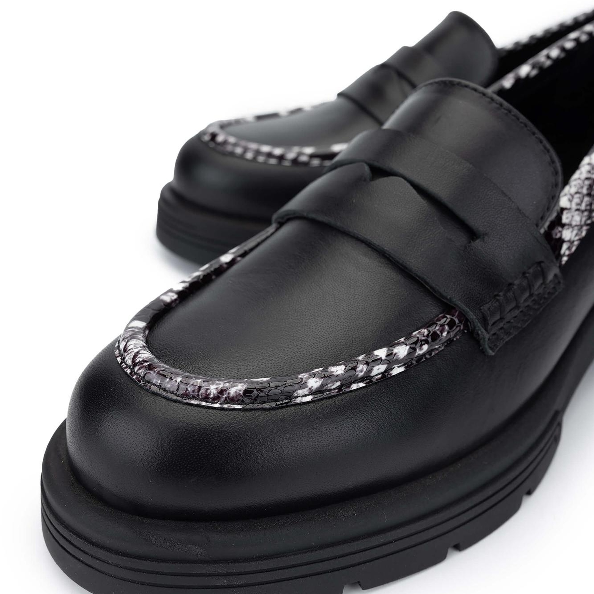 Tamer Tanca Kadın Hakiki Deri Siyah Loafer Ayakkabı