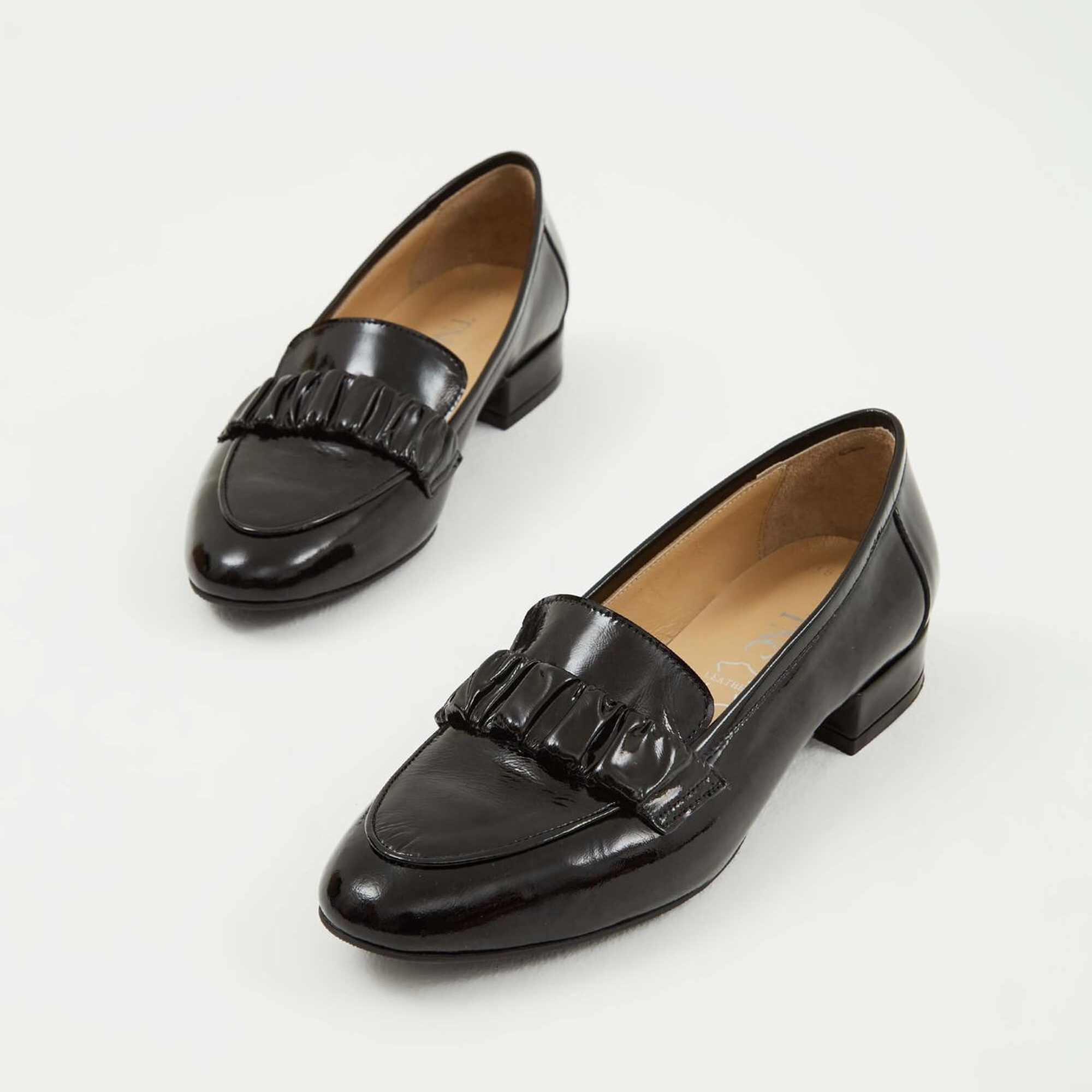 Tamer Tanca Kadın Hakiki Deri Siyah Rugan Makosen Ayakkabı