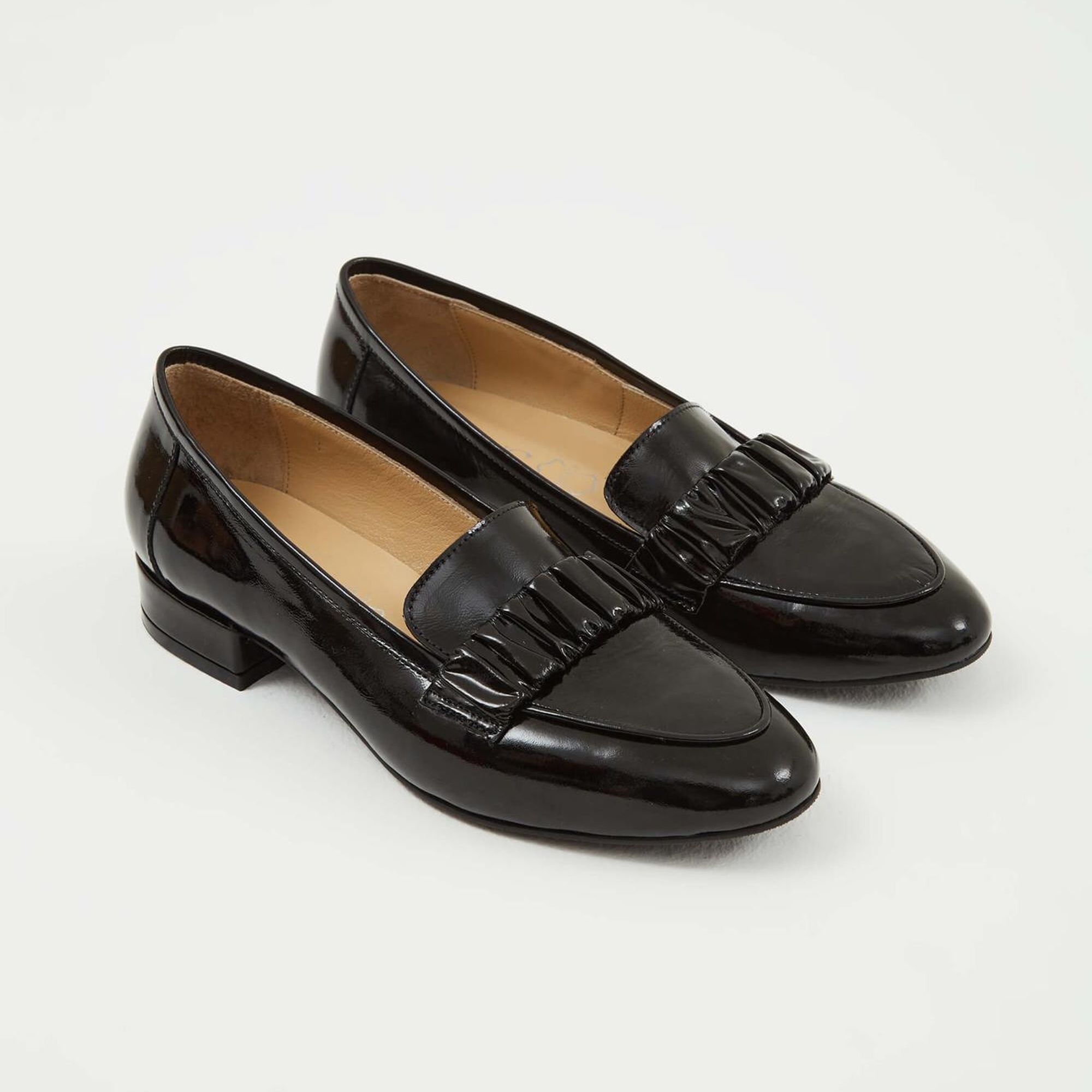 Tamer Tanca Kadın Hakiki Deri Siyah Rugan Makosen Ayakkabı