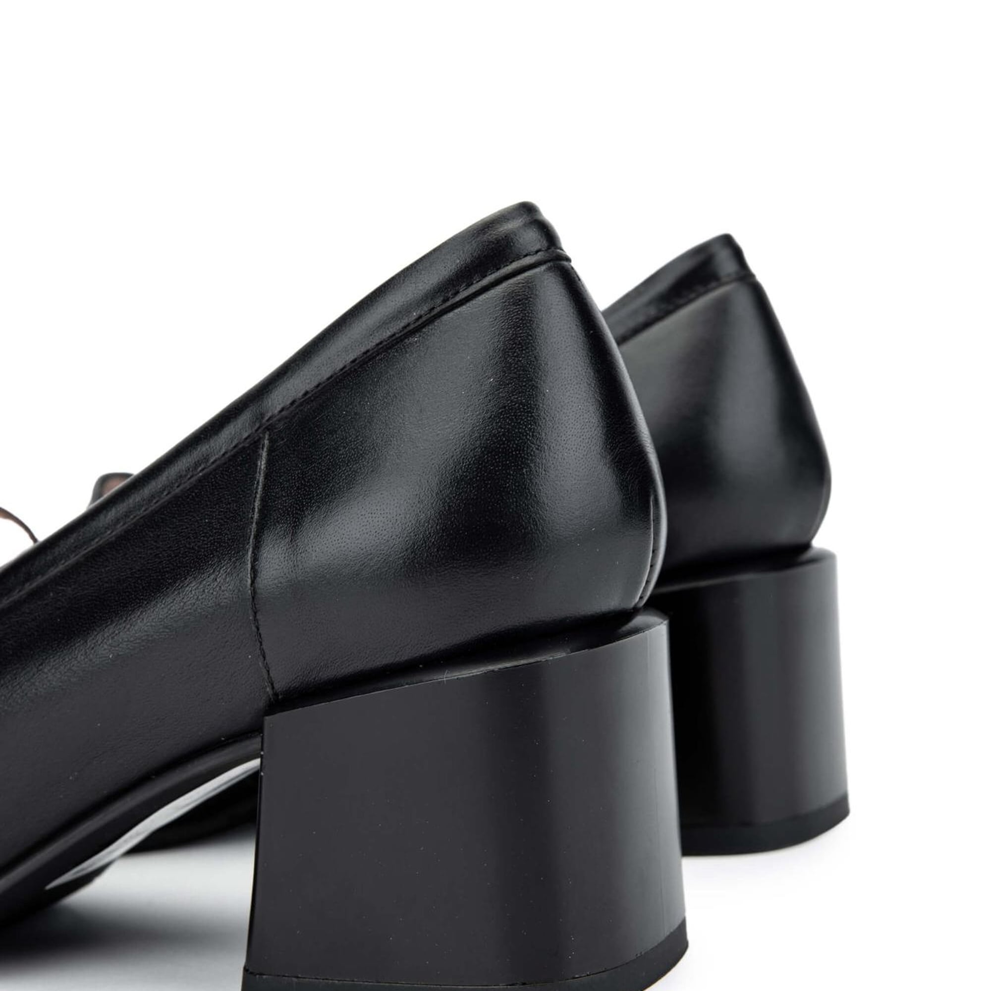 Tamer Tanca Kadın Hakiki Deri Siyah Deri Makosen Ayakkabı