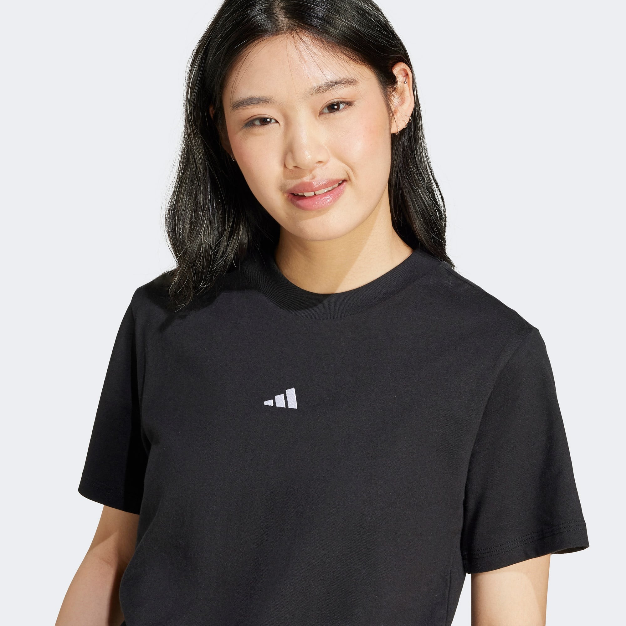 adidas Essentials Small Logo Cotton Kadın Siyah T-Shirt