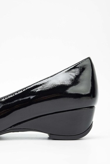  Tamer Tanca Kadın Hakiki Deri Siyah Rugan Klasik Ayakkabı