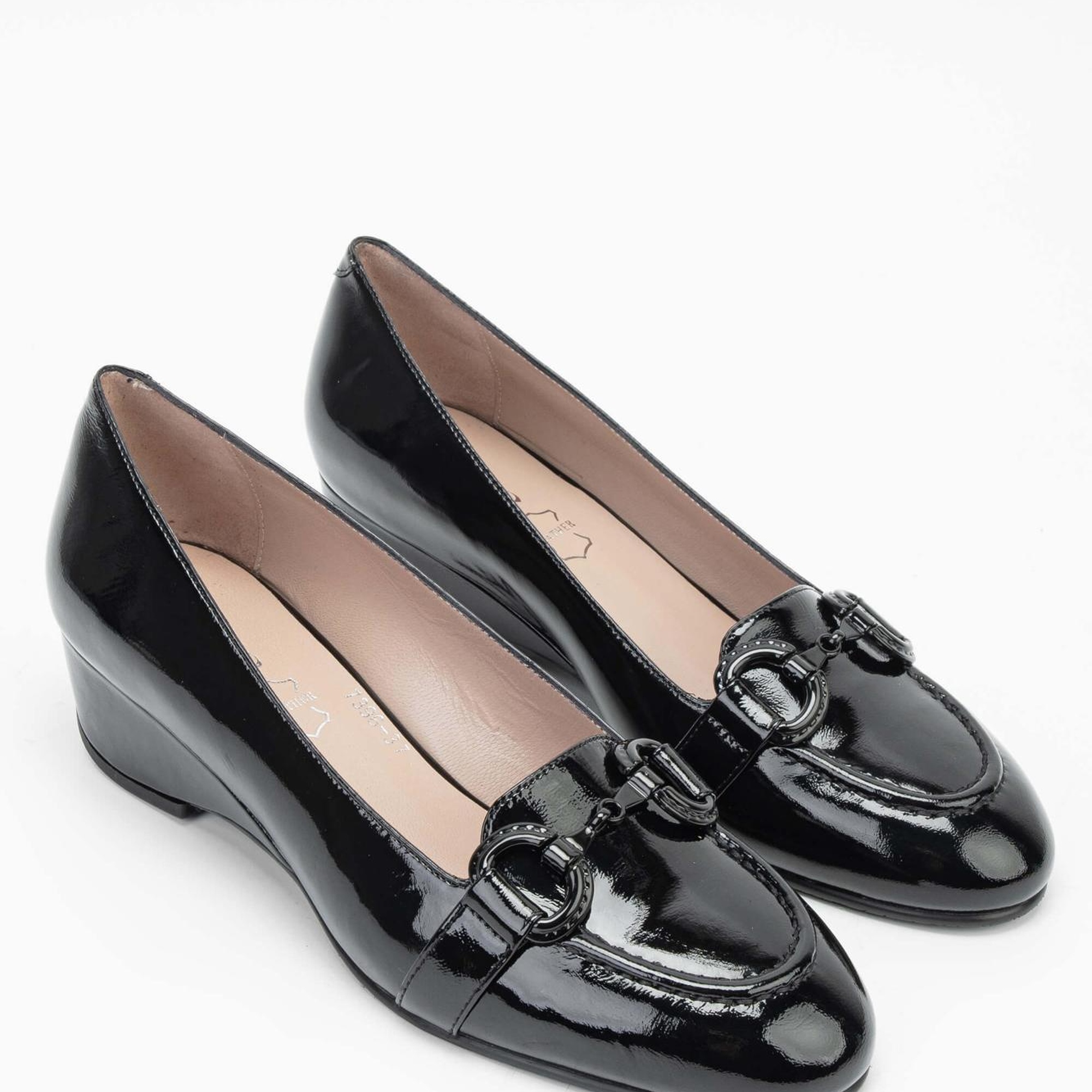 Tamer Tanca Kadın Hakiki Deri Siyah Rugan Klasik Ayakkabı