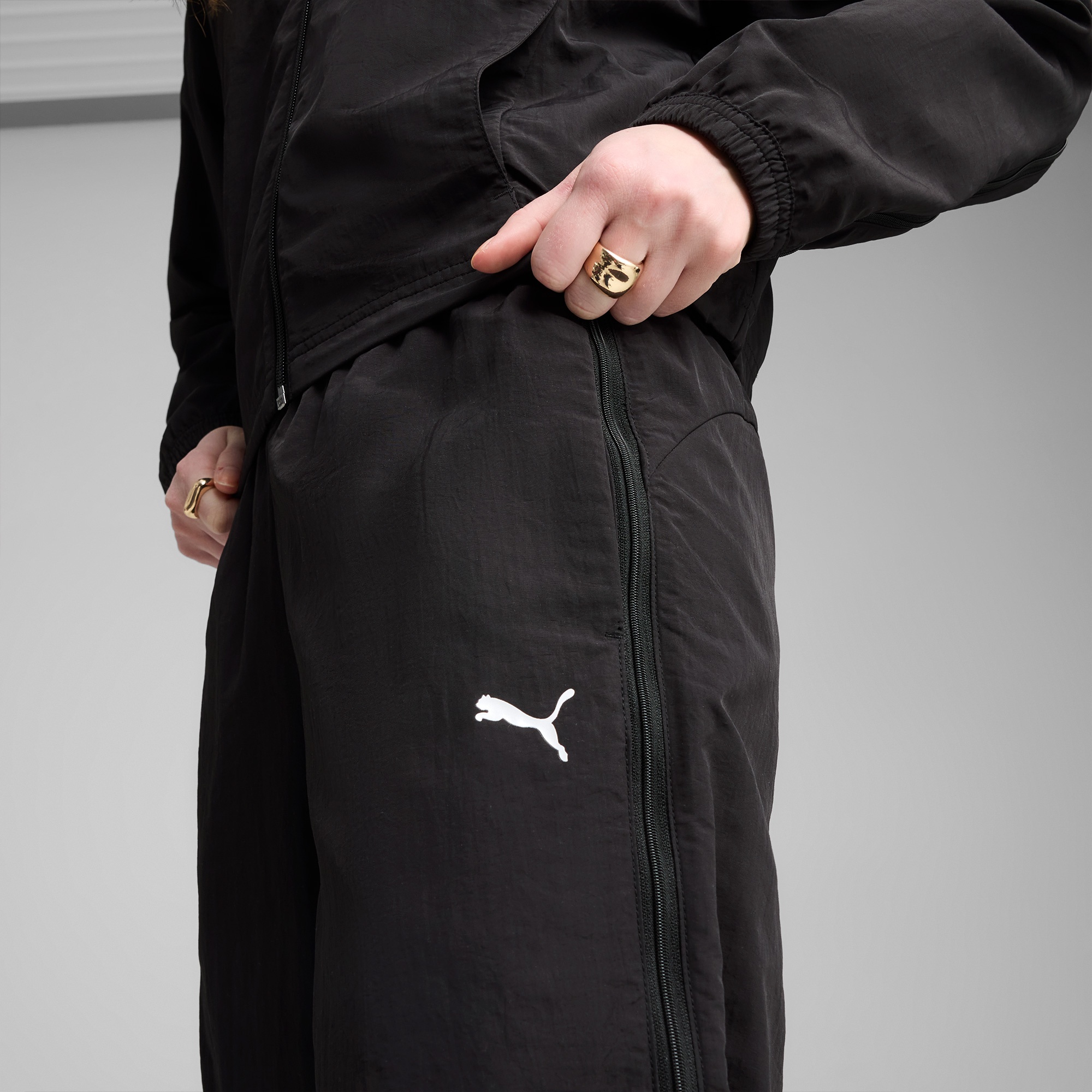 Puma Dare To Relaxed Geniş Kesim Dokuma Kadın Siyah Eşofman Altı