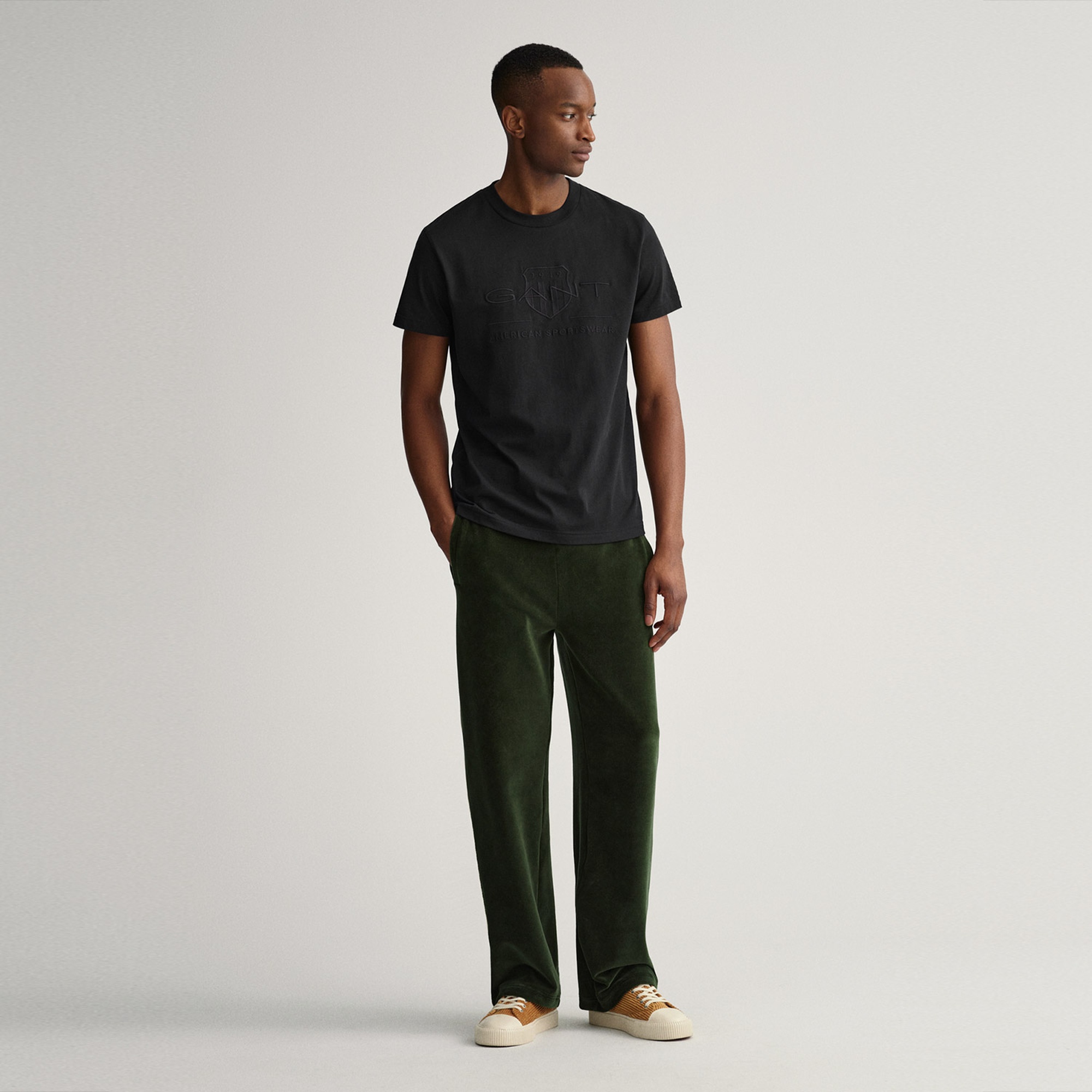 GANT Erkek Siyah Regular Fit Bisiklet Yaka Logolu T-Shirt