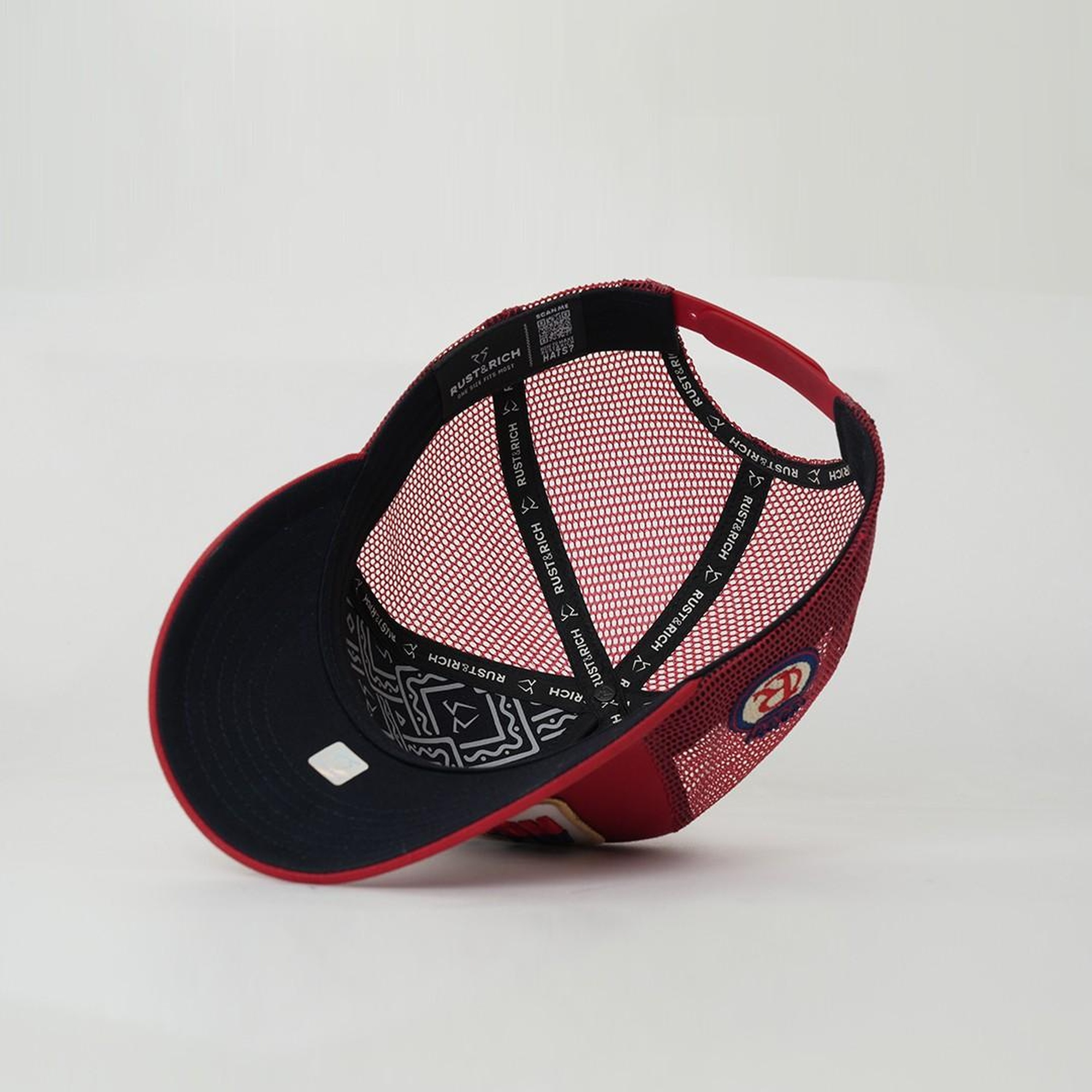 RustandRich Kadın Erkek Kırmızı Trucker Şapka-Urban Collection-All Right Reserved