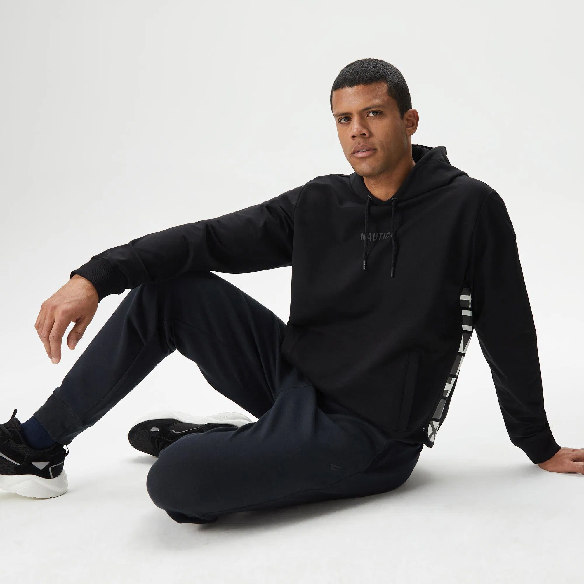 Nautica Erkek Siyah Standart Fit Sweatshirt