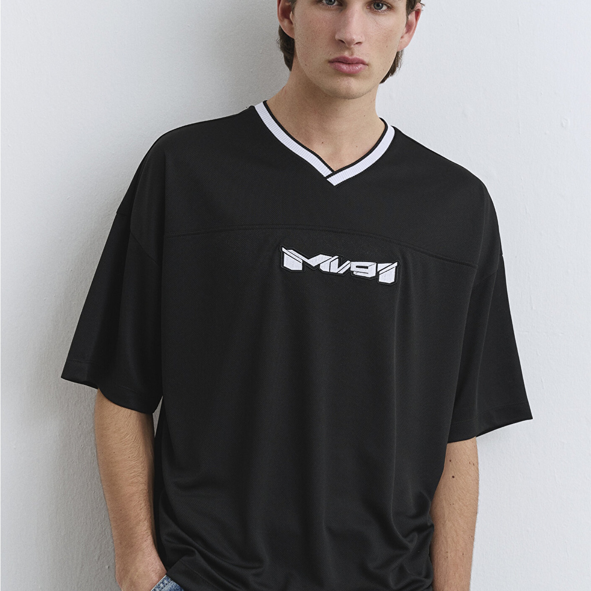 Mavi MV91 Nakış Siyah Forma Tişört Boxy Fit 0612577-900