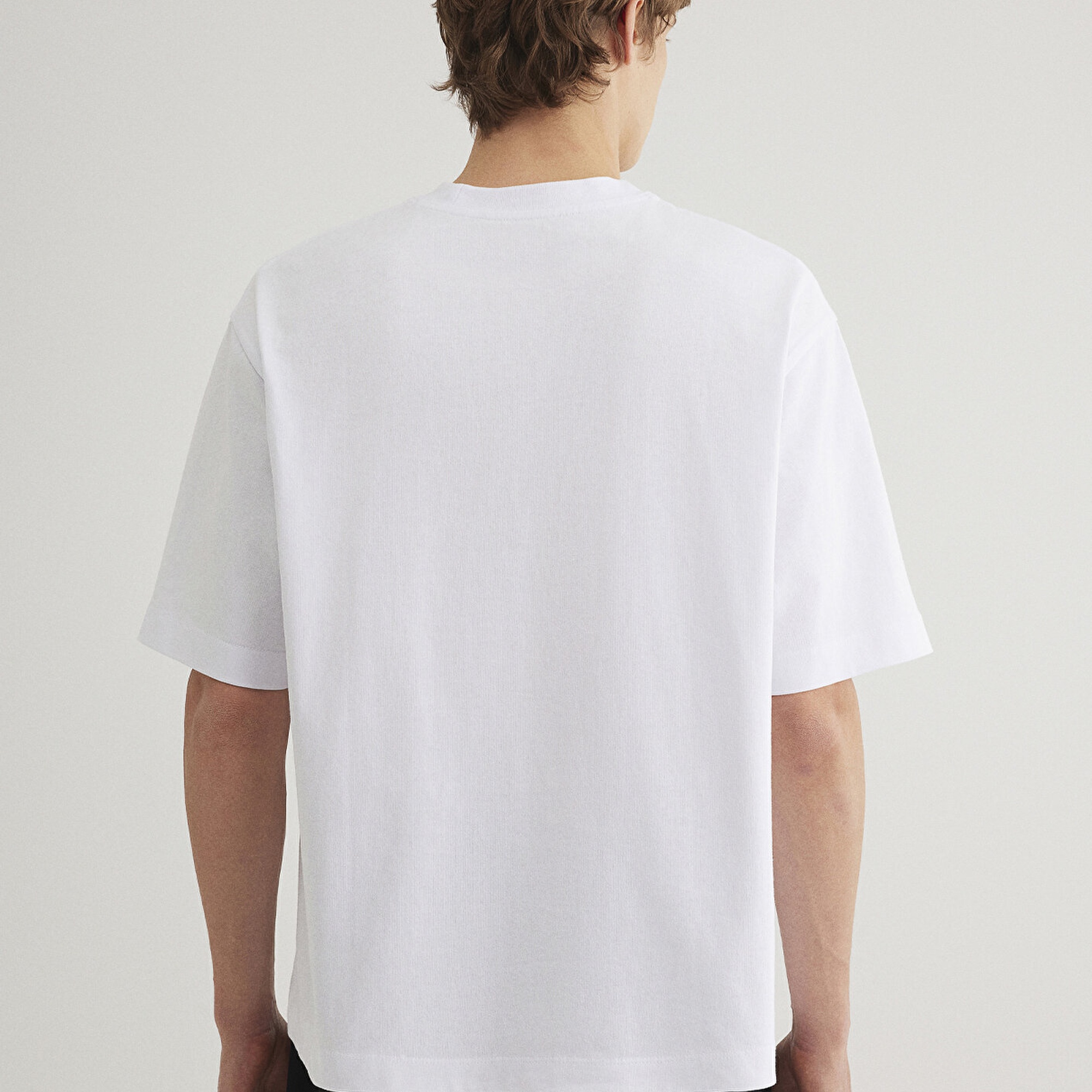 Mavi MV91 Nakış Detaylı Beyaz Tişört Boxy Fit 0612576-620