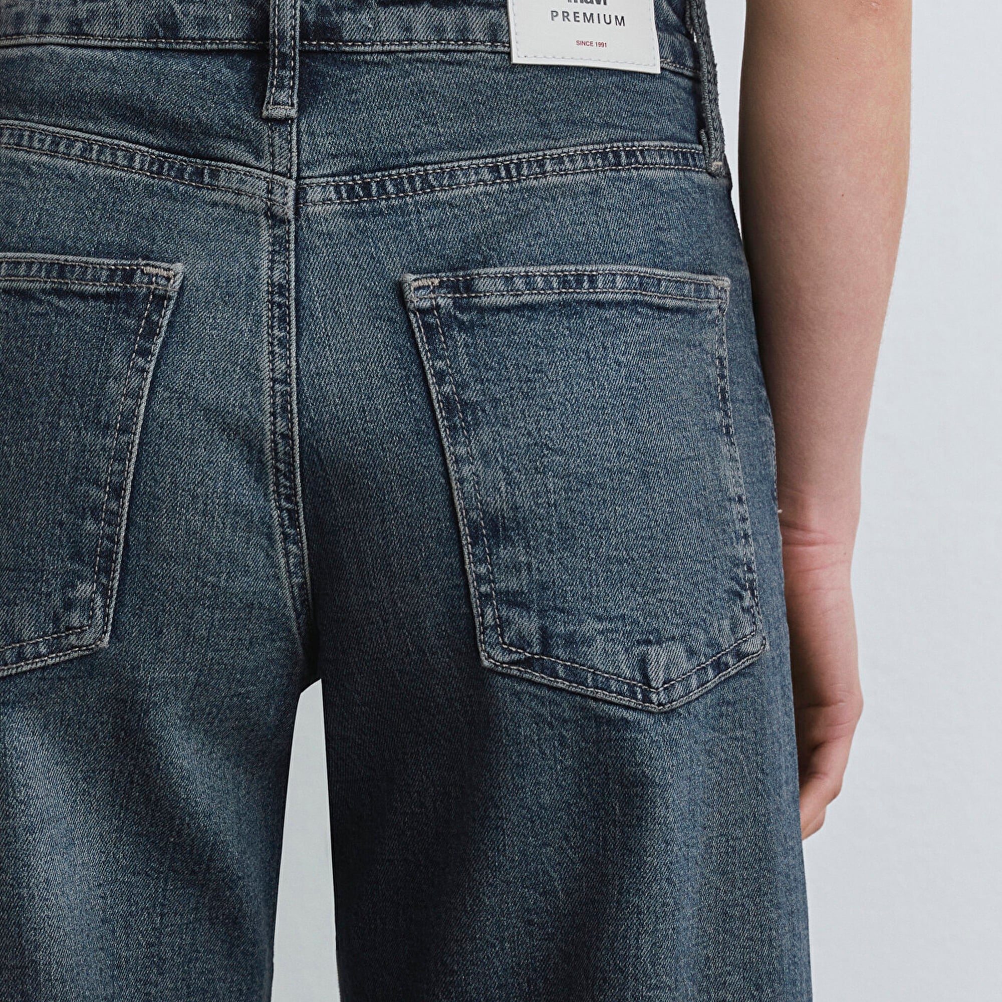 Mavi Leila Mavi Premium Gölgeli Koyu Mavi Jean Pantolon 1010600-89936