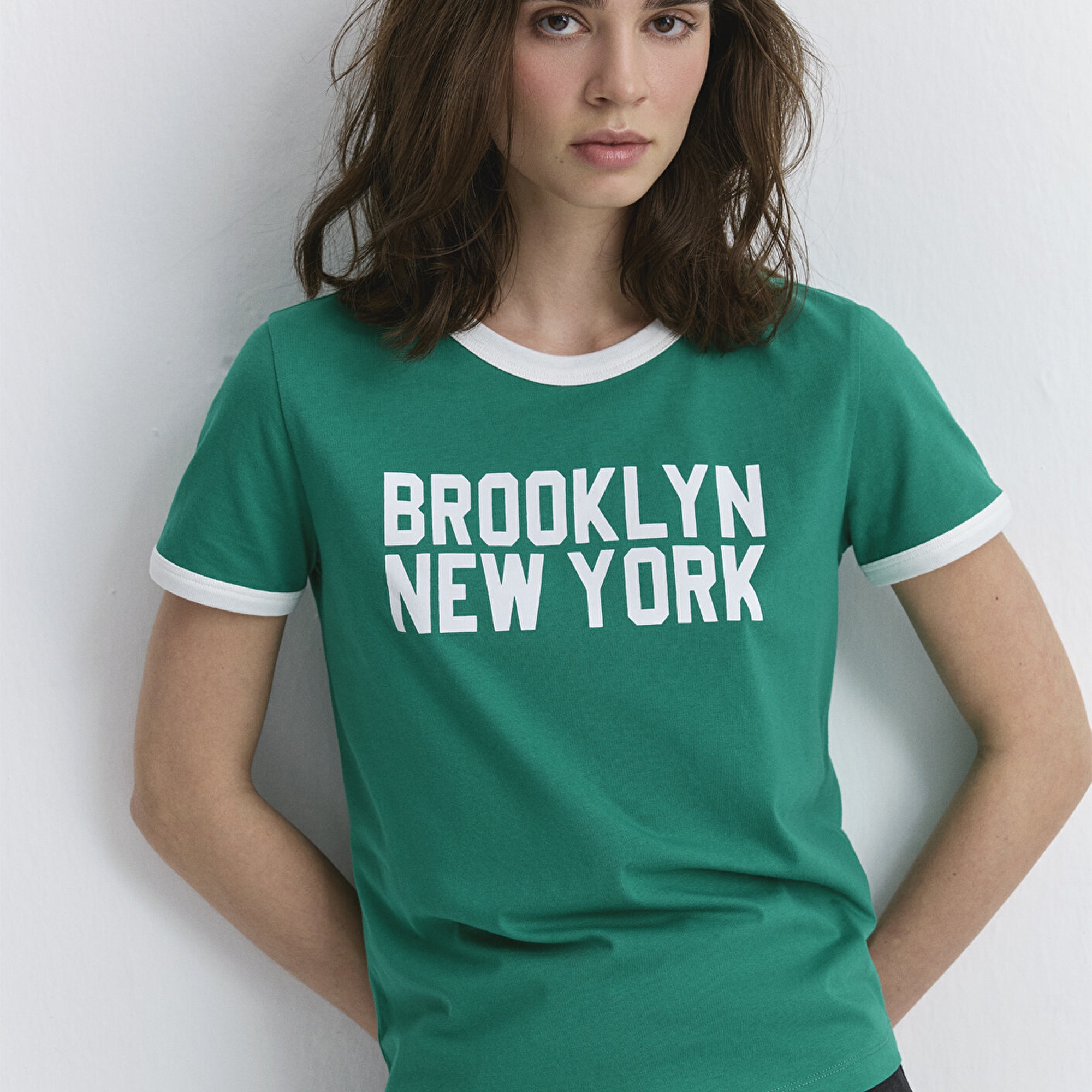 Mavi New York Baskılı Beyaz Biyeli Yeşil Tişört Slim Fit / Dar Kesim 1613061-71879