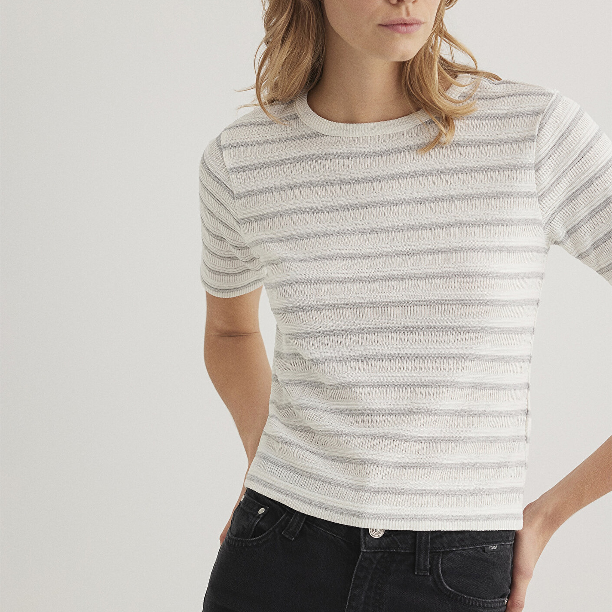 Mavi Gri Çizgili Ekru Tişört Slim Fit / Dar Kesim 1612126-88146