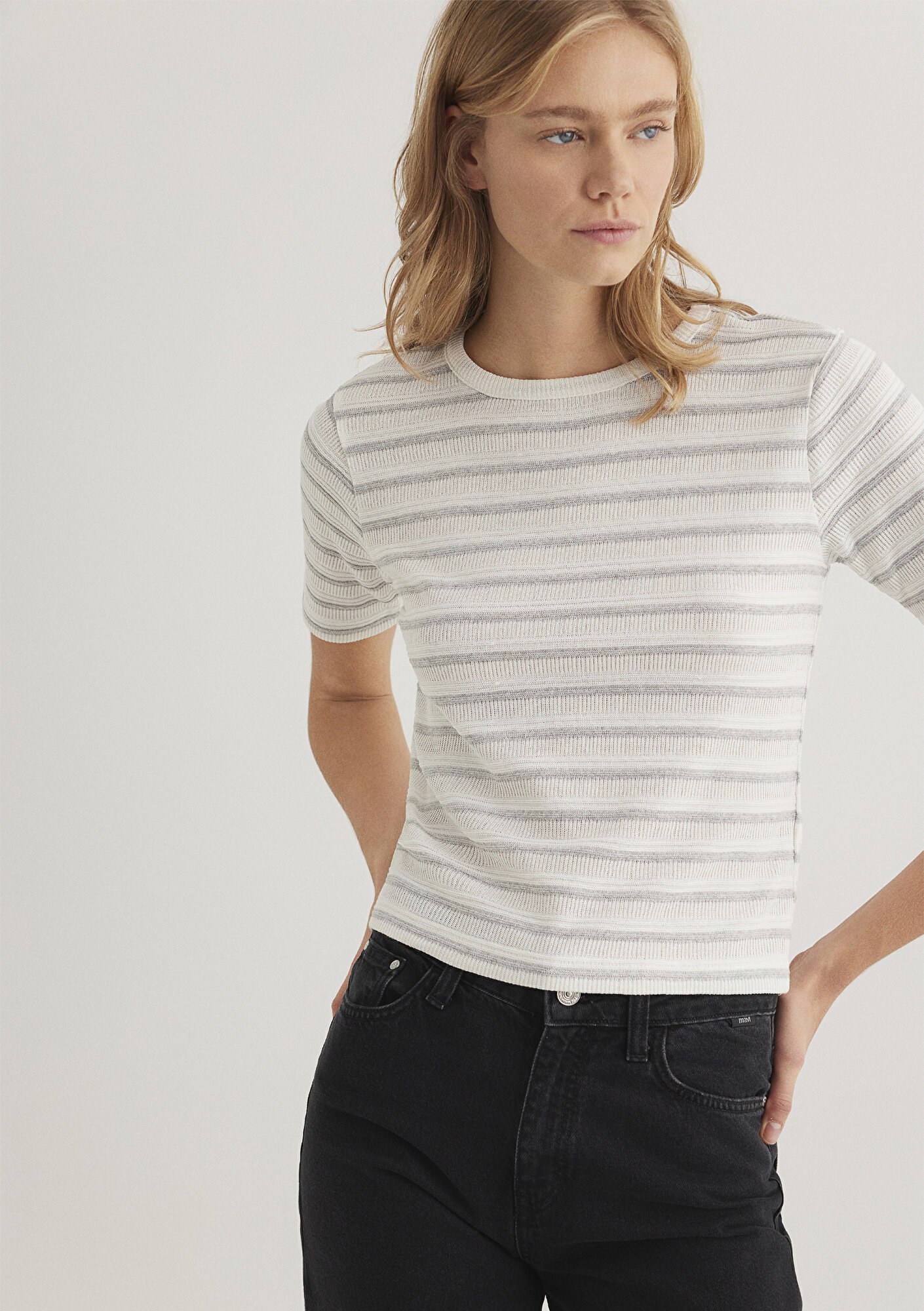  Mavi Gri Çizgili Ekru Tişört Slim Fit / Dar Kesim 1612126-88146