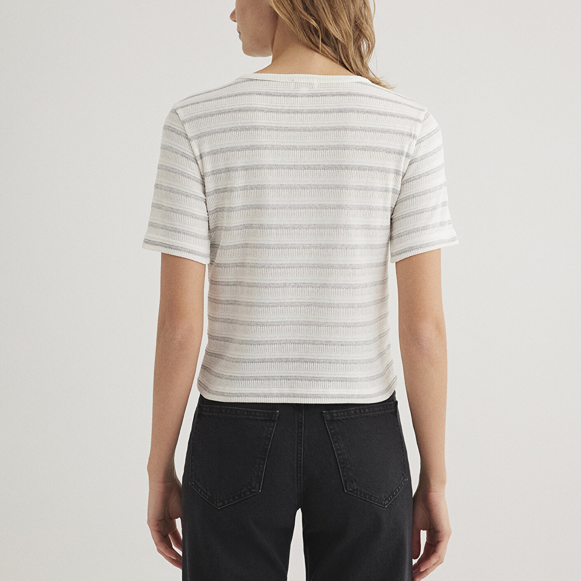 Mavi Gri Çizgili Ekru Tişört Slim Fit / Dar Kesim 1612126-88146