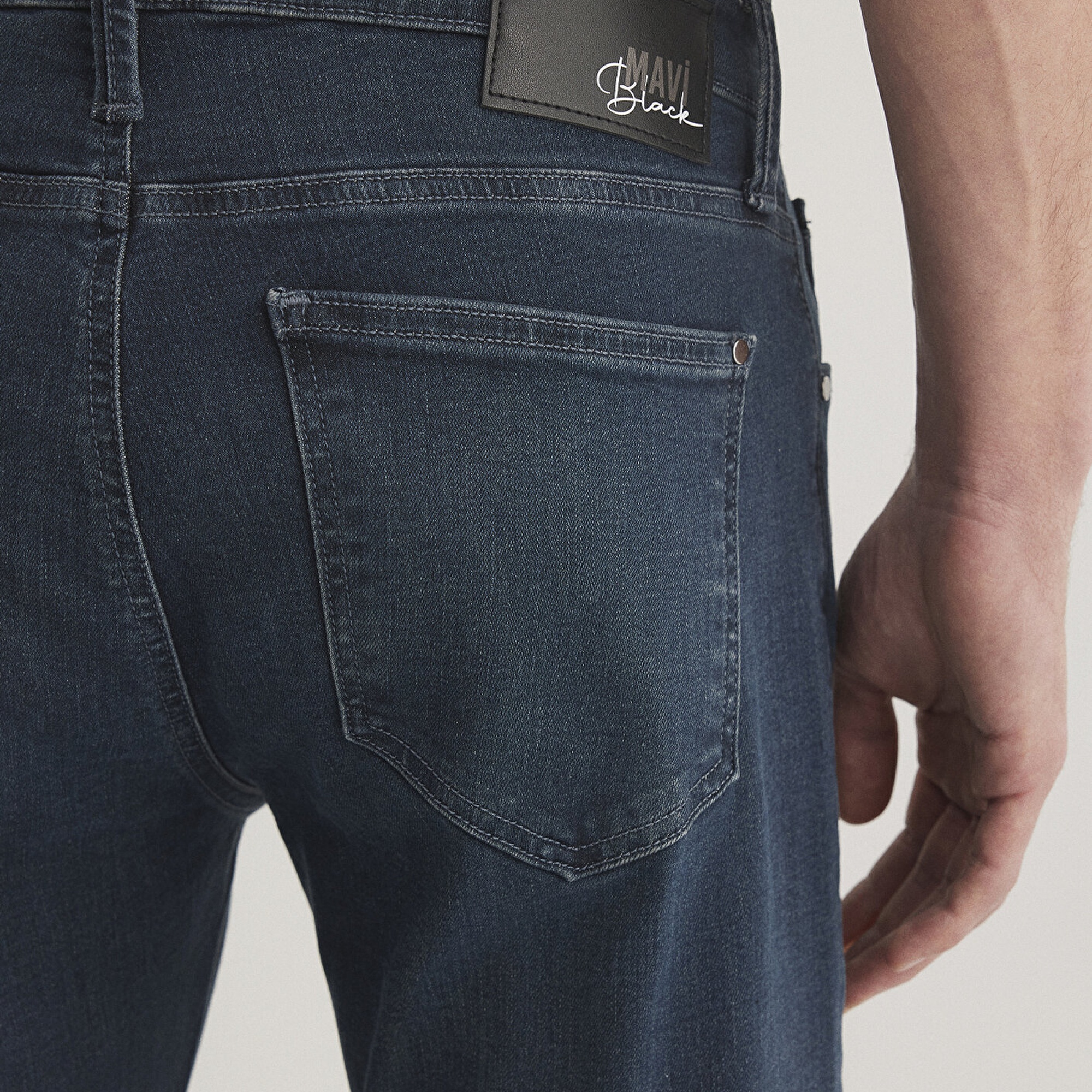 Mavi Marcus Lux Black Puslu Koyu Mavi Jean Pantolon 0035189351