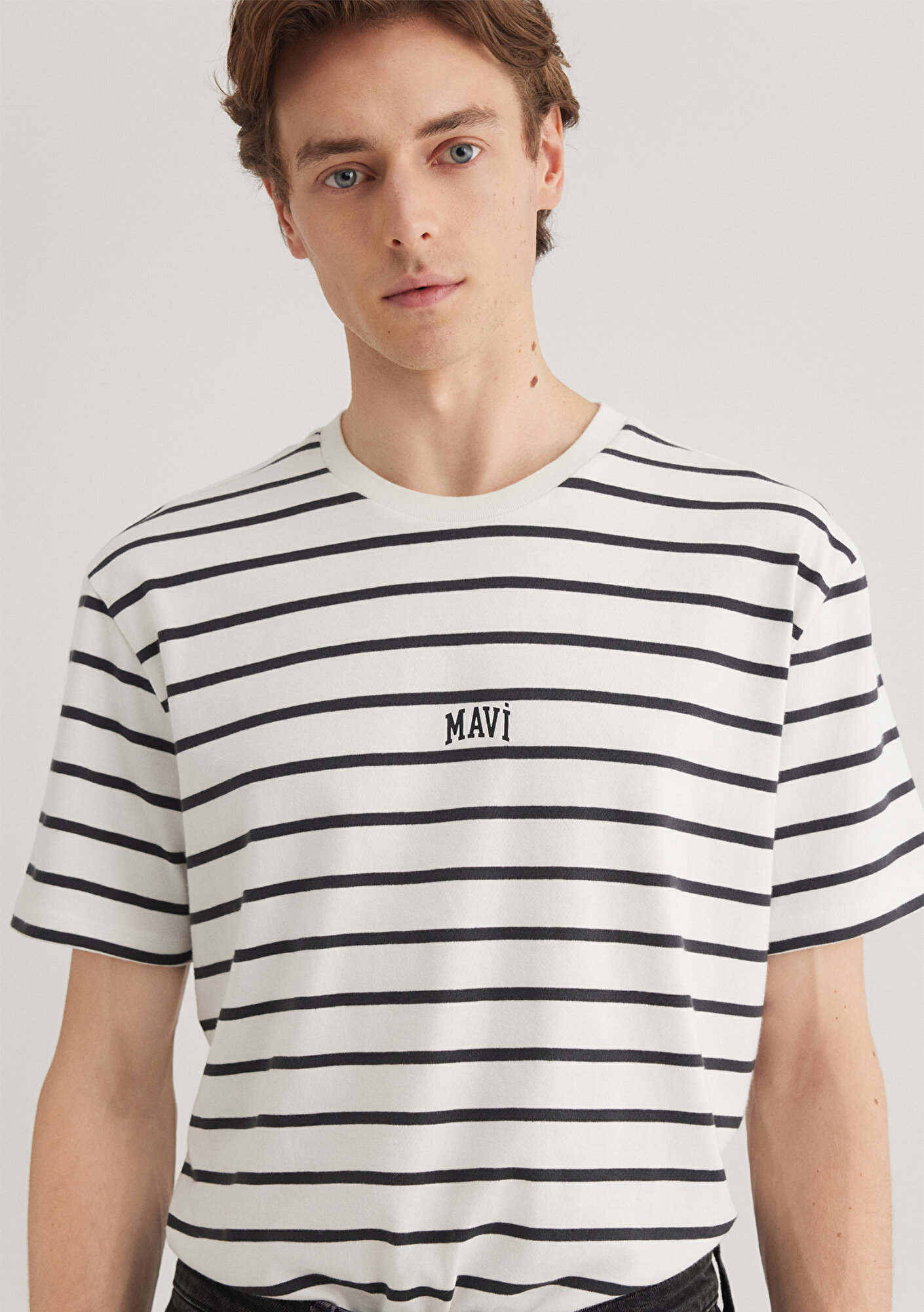  Mavi Mavi Logo Baskılı Beyaz Tişört Loose Fit / Bol Rahat Kesim 0612420-86678