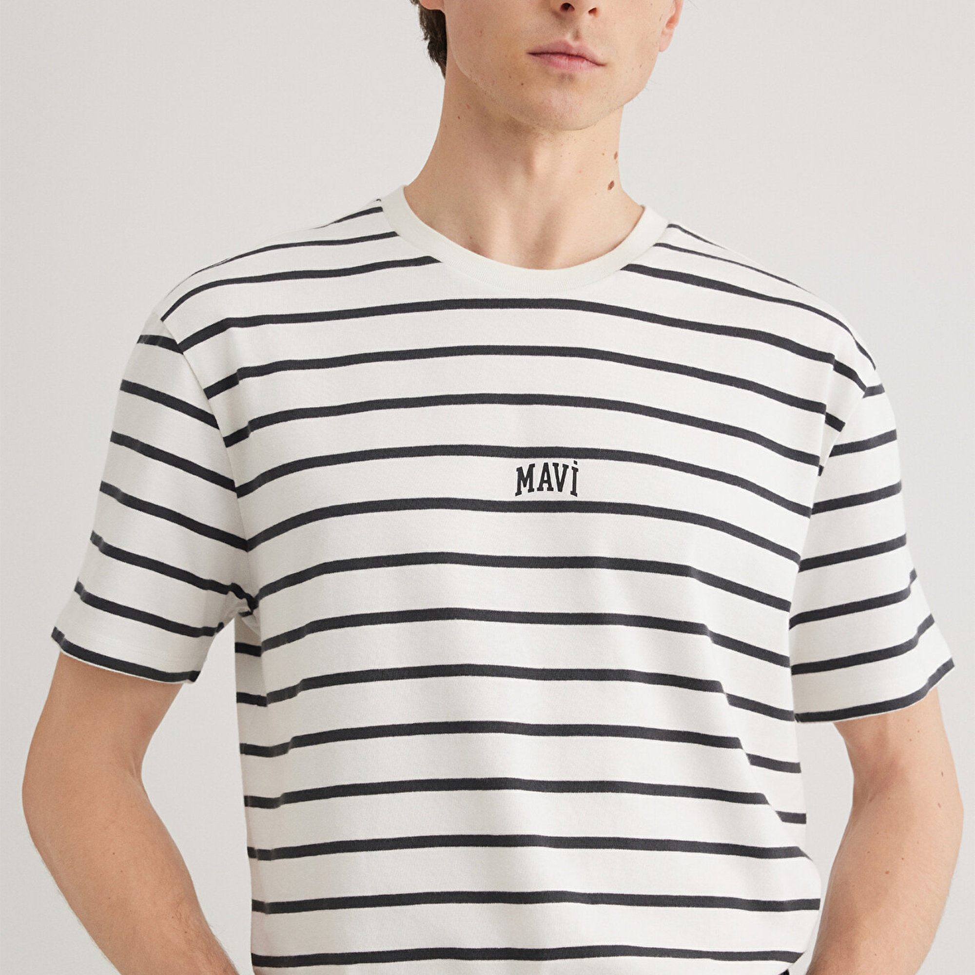 Mavi Mavi Logo Baskılı Beyaz Tişört Loose Fit / Bol Rahat Kesim 0612420-86678